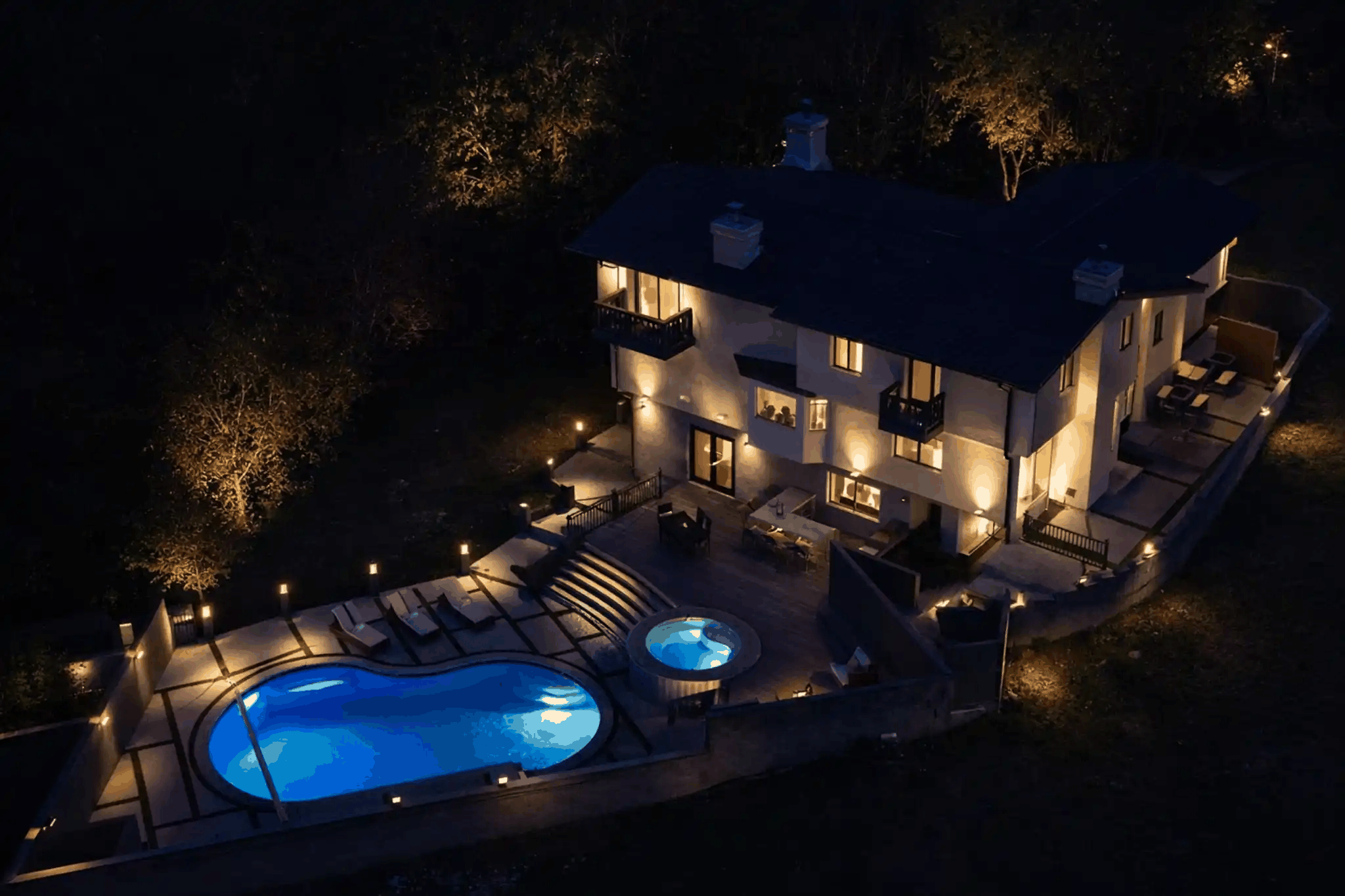 B&W Project - Woodland Hills